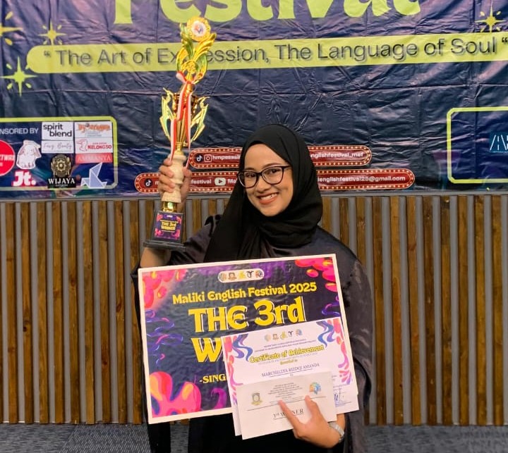 A Third Winner of Singing Competition at Maliki English Festival